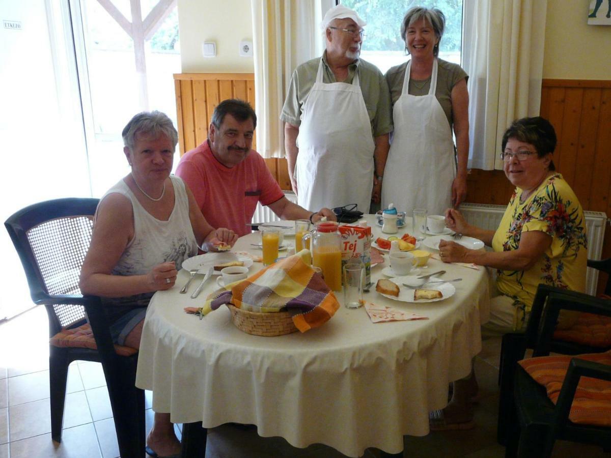 Mo-Ha Panzio Bed & Breakfast Torokszentmiklos Eksteriør bilde